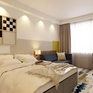 Ibis Styles Airport *** ורשה