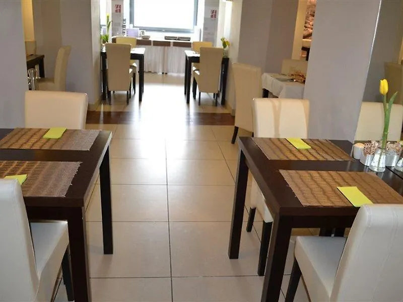 ***  Best Western Hotel Portos Varşova Polonya