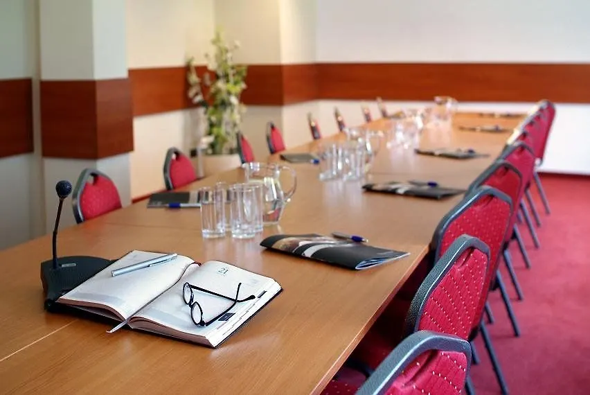 ורשה Best Western Hotel Portos 3*,